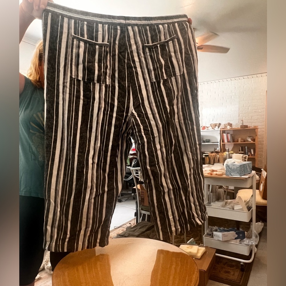 25% off listed price. Plus size striped dark blue & white summer pants